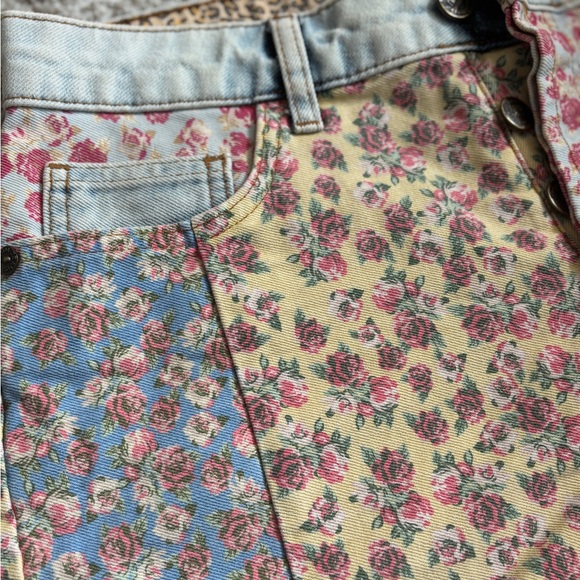 Anthropologie X Farm Rio High-Rise Patchwork Denim Shorts Floral Size 29 - Picture 9 of 12